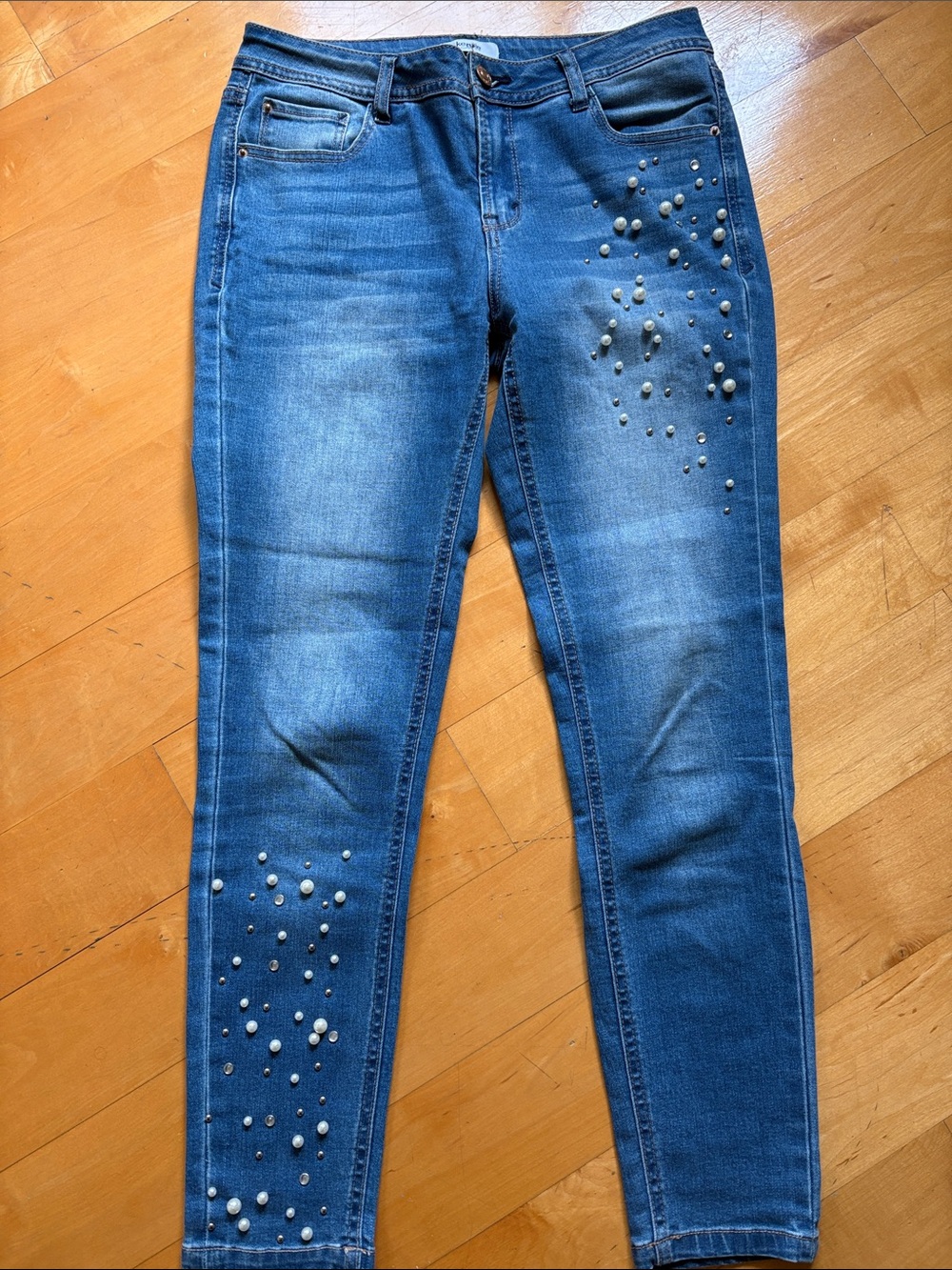 Kensie Blue Skinny Jeans with Pearl Studs